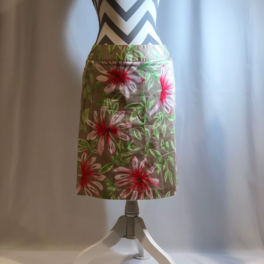 EUC Talbots Stretch Floral Skirt Size 8